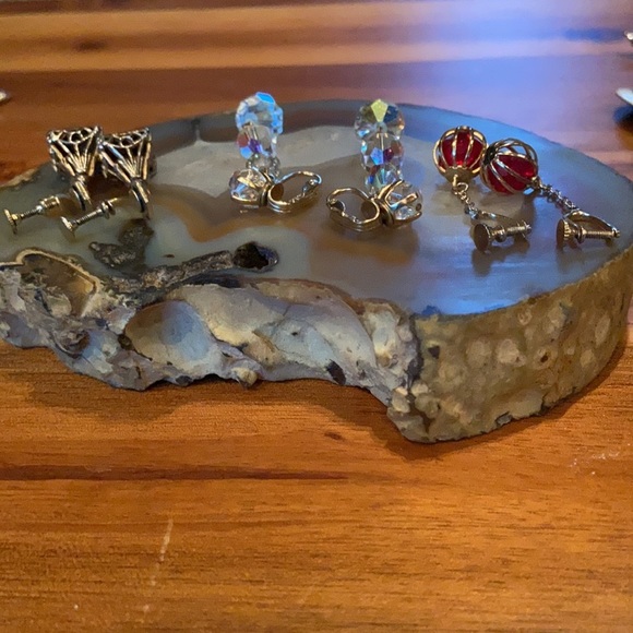 ••Sold•• Vintage golden screw back Earring GUC - Picture 6 of 10